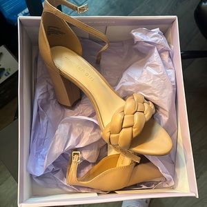 Madden Girl “Cafe” chunky heels